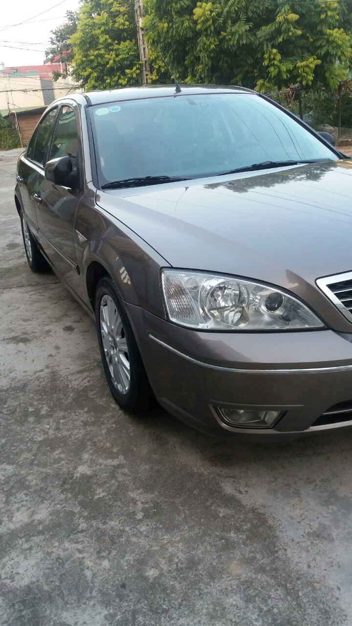 Ford Mondeo 2004 - Bán Ford Mondeo SX 2004 biển HN. Chính chủ tôi con gái sử dụng chạy rất ít nên xe còn đẹp và mới 95%