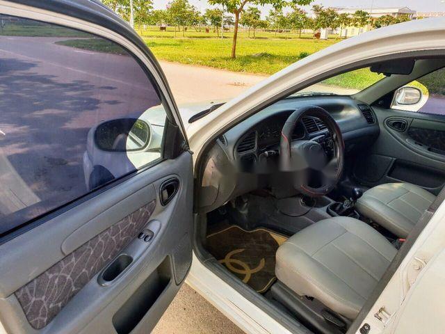 Daewoo Lanos 2001 - Cần bán gấp Daewoo Lanos 2001, màu trắng, giá 68tr