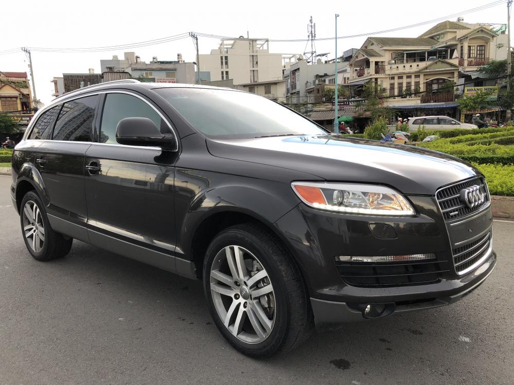 Audi Q7 2007 - Bán Audi Q7 màu nâu, full cao cấp và nhiều đồ chơi, cốp hít số tự động 6 cấp