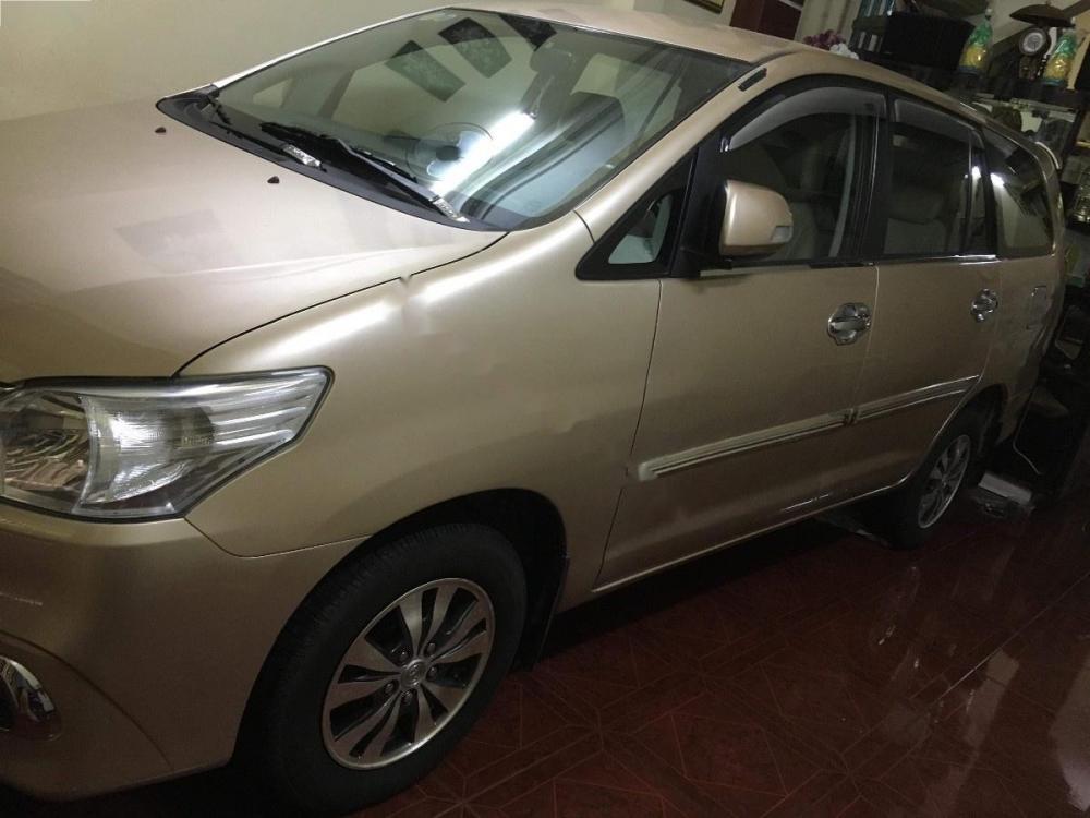 Toyota Innova 2015 - Bán Toyota Innova sản xuất năm 2015