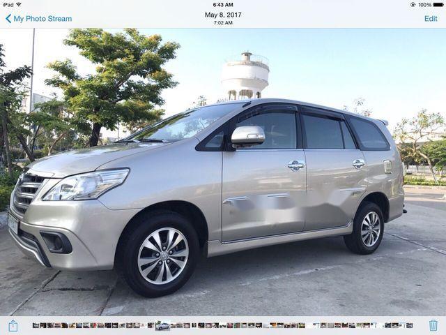 Toyota Innova E 2015 - Cần bán xe Toyota Innova E năm 2015, màu bạc, giá tốt