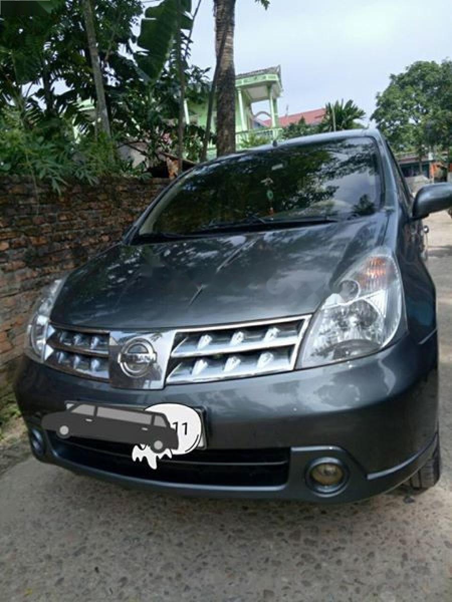 Nissan Grand livina 1.8 MT 2011 - Bán ô tô Nissan Grand livina 1.8 MT 2011, màu xám