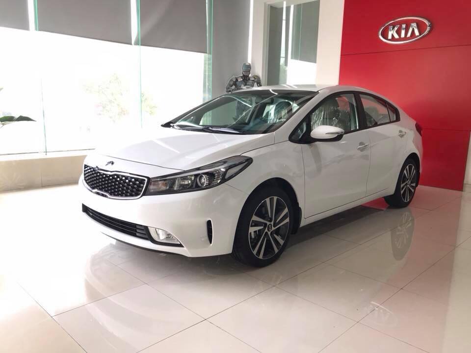 Kia Cerato SMT 2018 - Cần bán xe Kia Cerato SMT đời 2018, màu trắng