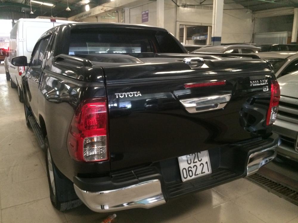 Toyota Hilux 2015 - Bán xe bán tải Hilux 3.0 số tự động, hai cầu SX 2015, ĐK 2016