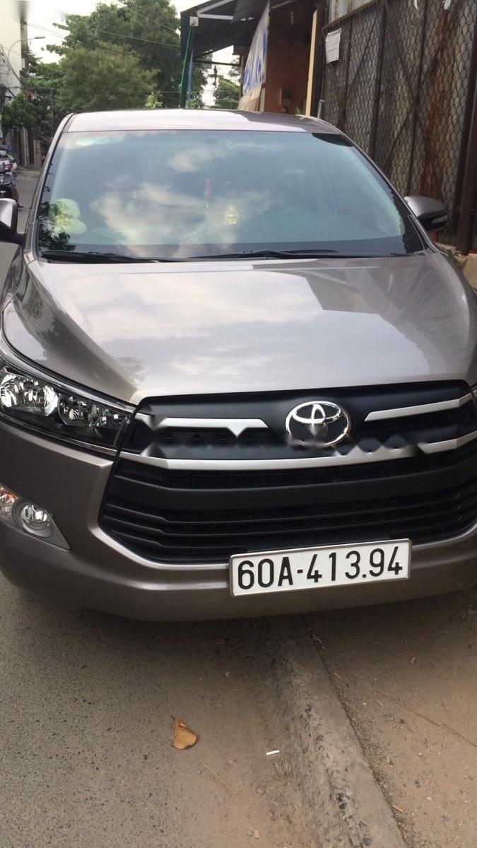 Toyota Innova 2.0E 2017 - Bán Toyota Innova sản xuất năm 2017