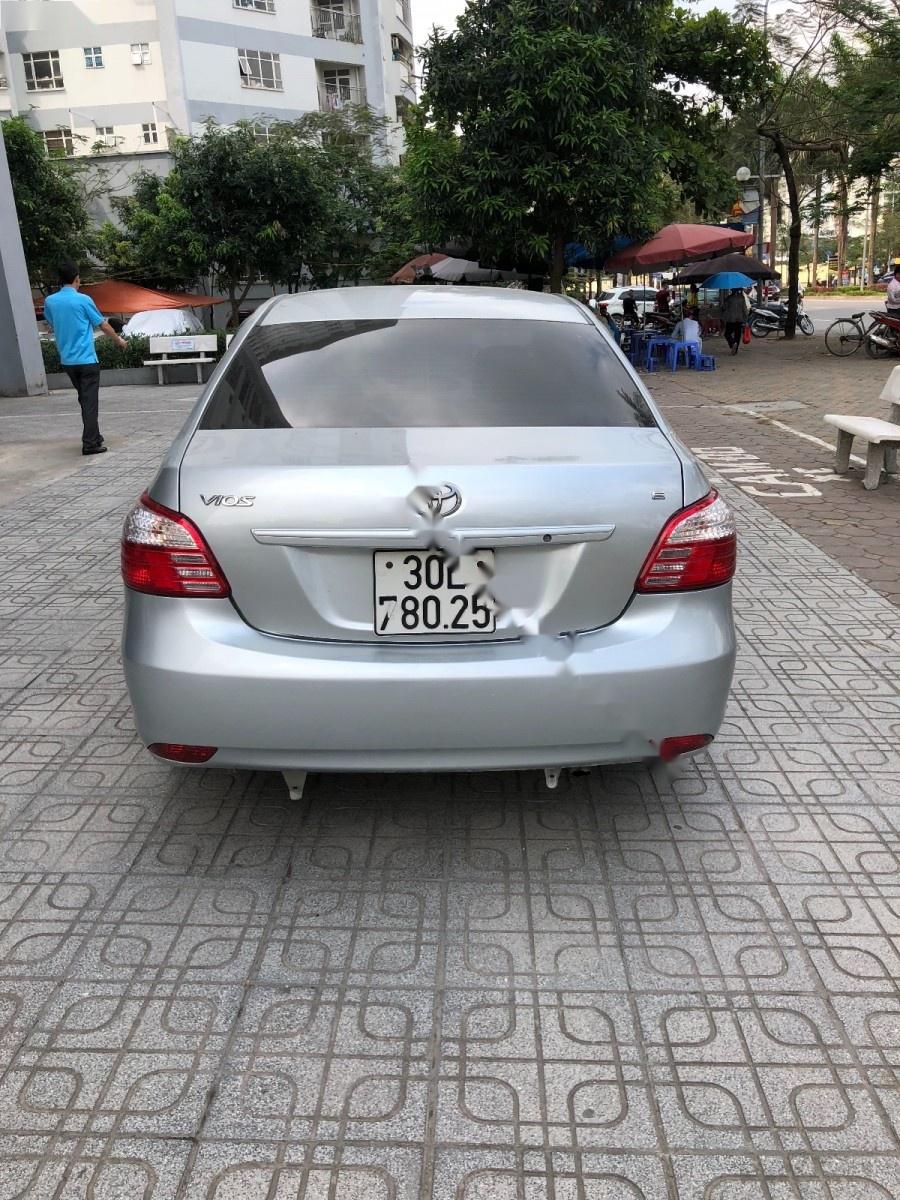 Toyota Vios 1.5MT 2010 - Cần bán xe Toyota Vios 1.5MT đời 2010, màu bạc, giá tốt