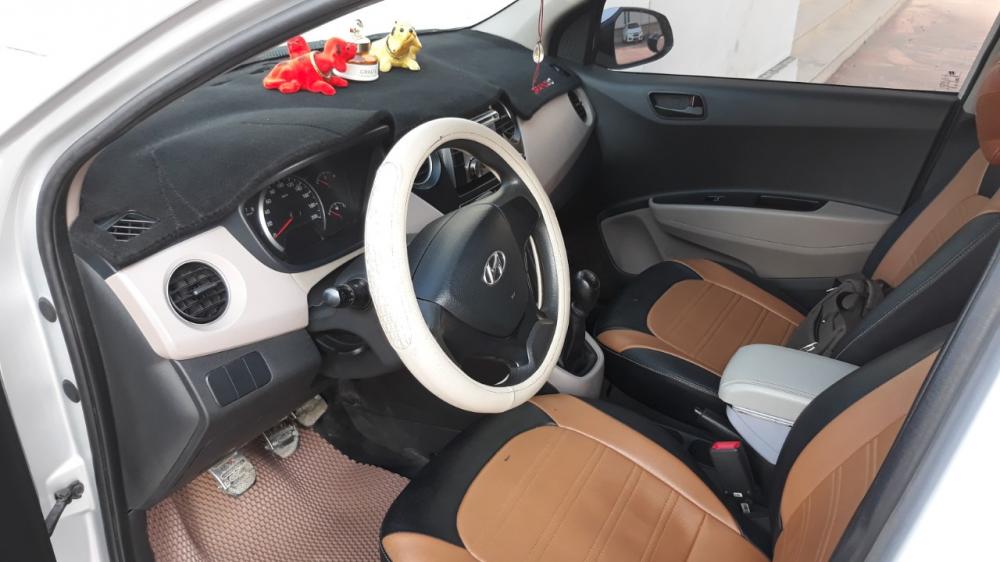 Hyundai Grand i10 2014 - Chính chủ (sử dụng từ mới) cần bán Hyundai i10 đời 2014