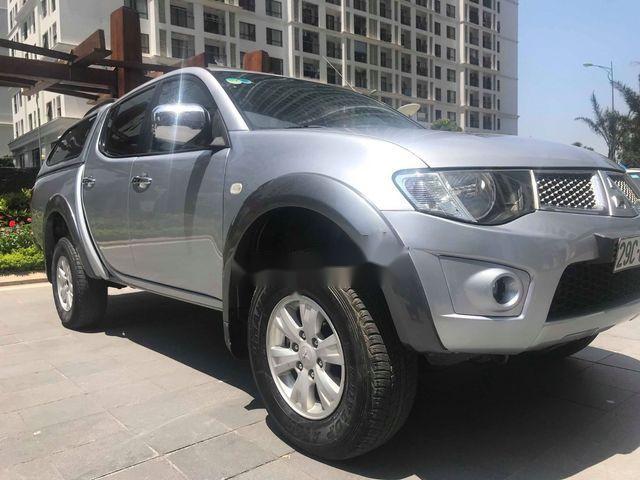 Mitsubishi Triton   2.5 2012 - Cần bán Mitsubishi Triton 2.5 đời 2012, màu bạc như mới