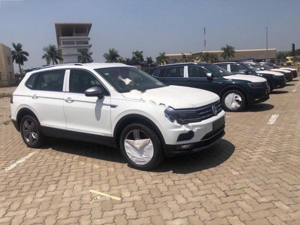 Volkswagen Tiguan   2018 - Cần bán Volkswagen Tiguan sản xuất năm 2018, màu trắng, nhập khẩu