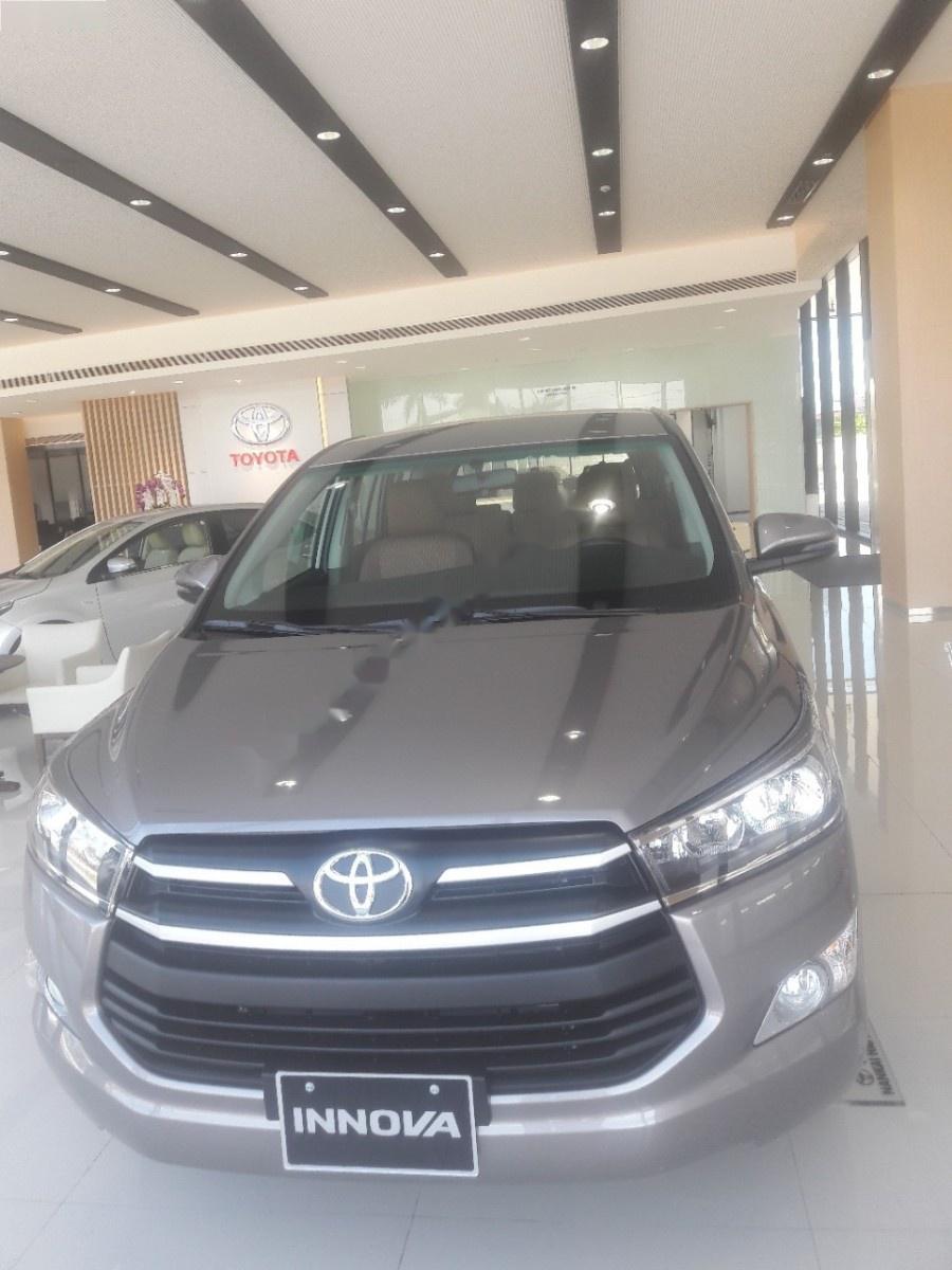 Toyota Innova 2.0E 2018 - Cần bán Toyota Innova 2.0E sản xuất 2018, giá 710tr