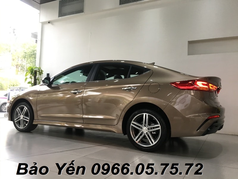 Hyundai Elantra 2018 - Bán Elantra Sport động cơ tăng áp, xe giao ngay - Hỗ trợ vay lên đến 85% giá xe