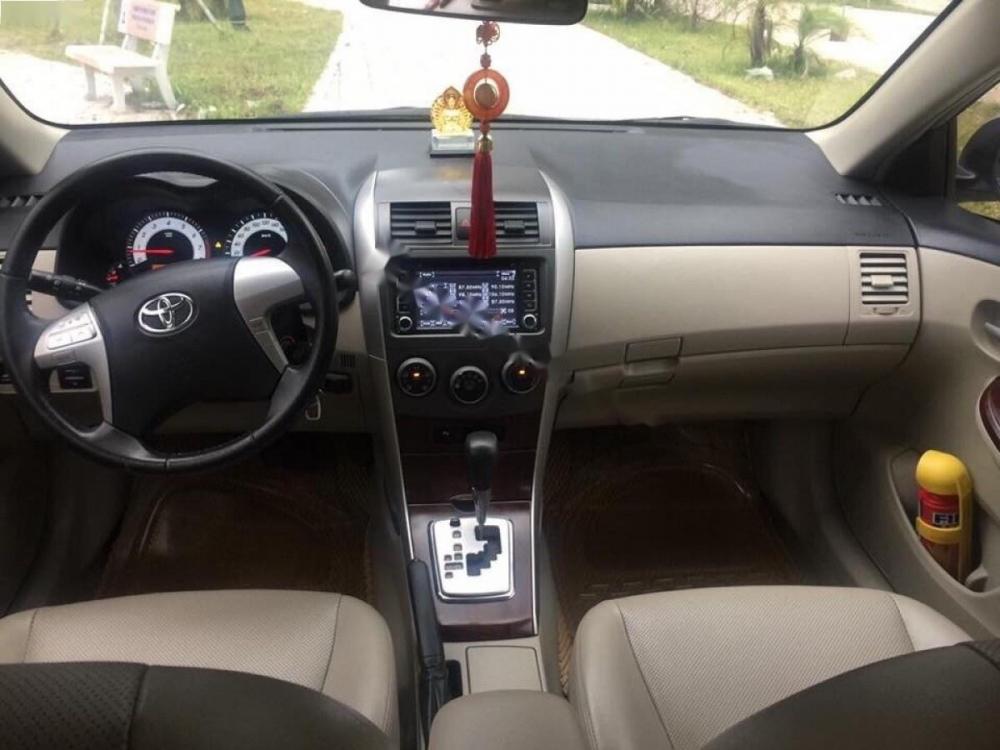 Toyota Corolla altis 1.8 2013 - Bán Toyota Corolla altis 1.8 đời 2013, màu bạc chính chủ
