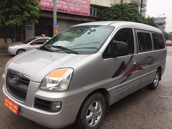 Hyundai Starex 2005 - Bán Starex 6 chỗ, 800 kg đời 2005, máy cơ, số tự động, máy êm ngon, nội thất đẹp