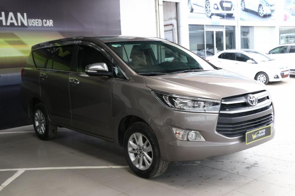 Toyota Innova E 2.0MT 2017 - Bán Toyota Innova E 2.0MT đời 2017 giá cạnh tranh