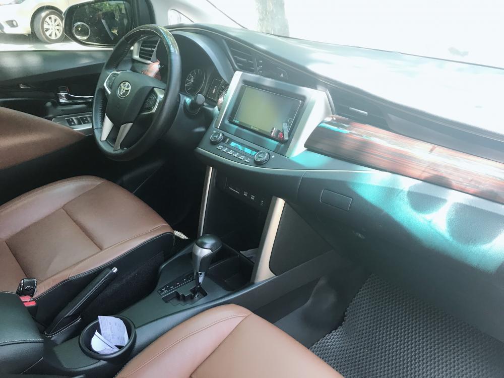 Toyota Innova 2.0V 2016 - Bán xe innova 2.0V màu bạc