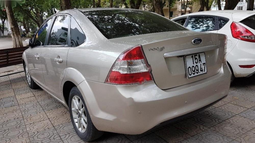 Ford Focus 1.8 MT 2009 - Cần bán Ford Focus 1.8 MT đời 2009 còn mới, giá chỉ 270 triệu