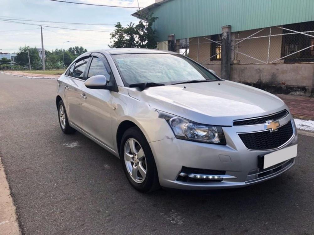 Chevrolet Cruze LS 1.6 MT 2012 - Bán Chevrolet Cruze LS 1.6 MT năm sản xuất 2012, màu bạc