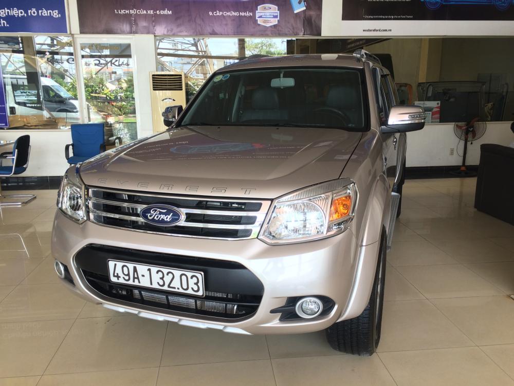 Ford Everest 2013 - Bán xe Everest số tự động máy dầu đăng ký 2014