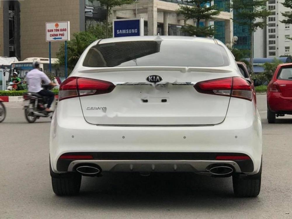 Kia Cerato Signature 1.6 AT 2017 - Cần bán lại xe Kia Cerato Signature 1.6 AT đời 2017, màu trắng