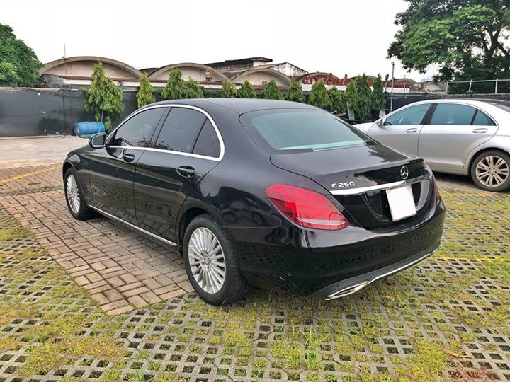 Mercedes-Benz C class Exclusive 2017 - Bán xe Mercedes C250 Exclusive đăng kí 2017. Thanh toán 500 triệu nhận xe