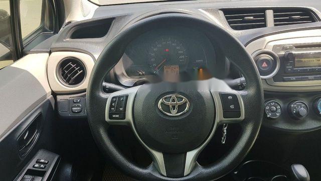 Toyota Yaris   2012 - Cần bán gấp Toyota Yaris sản xuất 2012, màu trắng, nhập khẩu Nhật Bản chính chủ