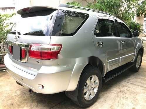 Toyota Fortuner   V AT 2010 - Bán Toyota Fortuner V AT đời 2010, màu bạc chính chủ