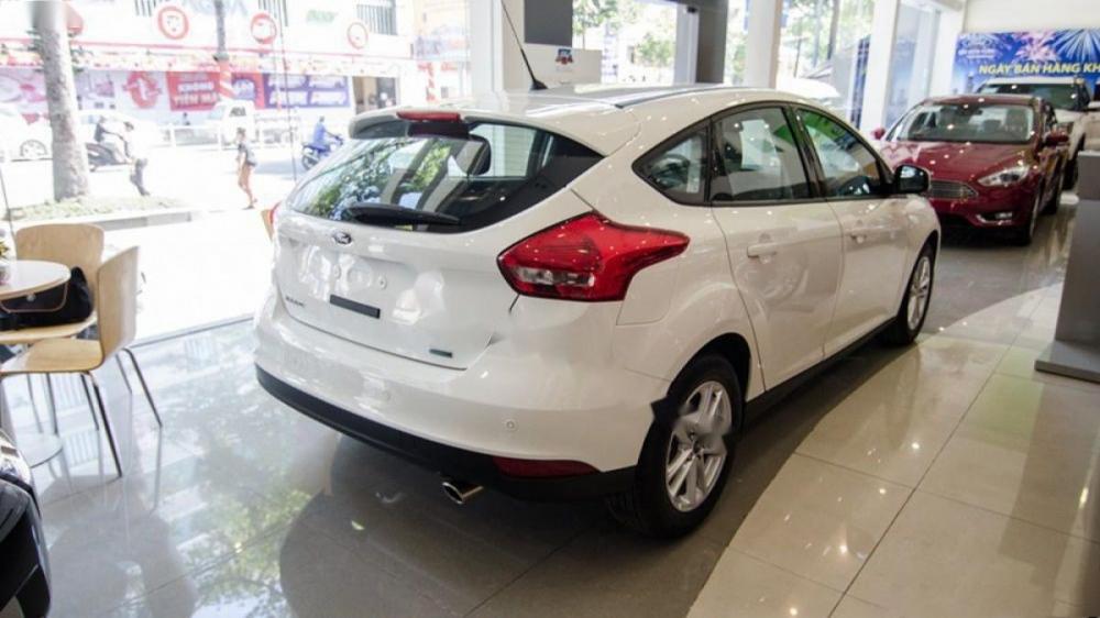 Ford Focus Trend 1.5L 2018 - Cần bán Ford Focus Trend 1.5L đời 2018, màu trắng, giá tốt