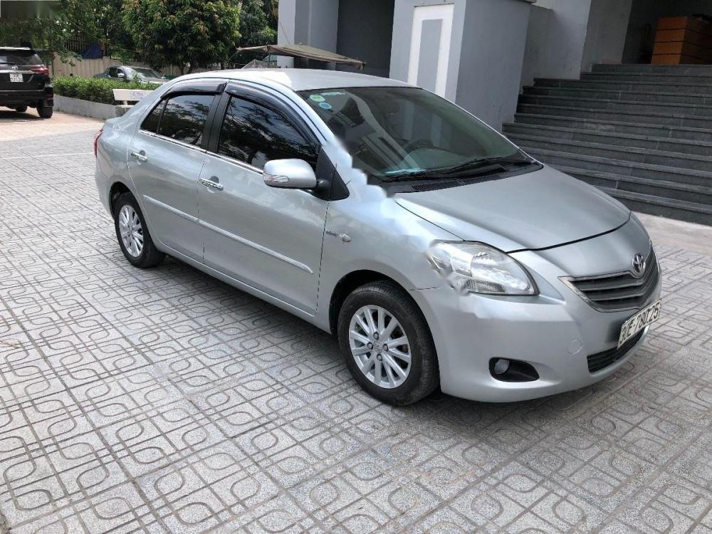 Toyota Vios 1.5MT 2010 - Cần bán xe Toyota Vios 1.5MT đời 2010, màu bạc, giá tốt