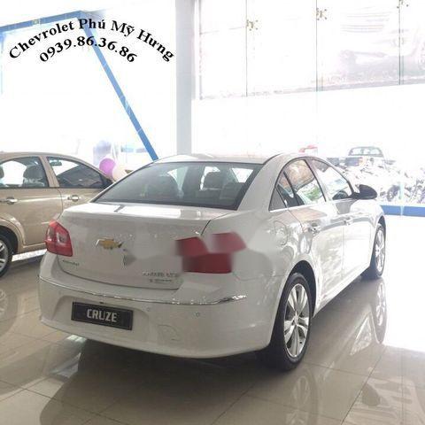 Chevrolet Cruze   2018 - Bán ô tô Chevrolet Cruze đời 2018, màu trắng, giá chỉ 699 triệu