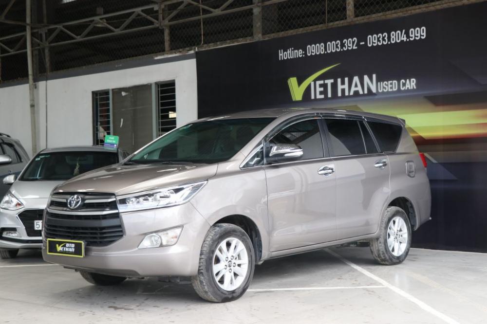 Toyota Innova E 2.0MT 2017 - Bán Toyota Innova E 2.0MT đời 2017 giá cạnh tranh