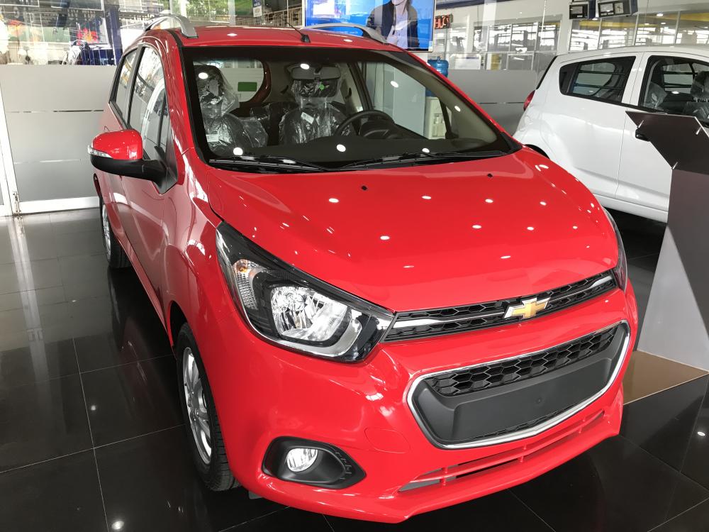 Chevrolet Spark LS 2018 - Bán xe Spark LS đời 2018, màu trắng, trả trước 40 triệu nhận xe, LH: 0947.458.202