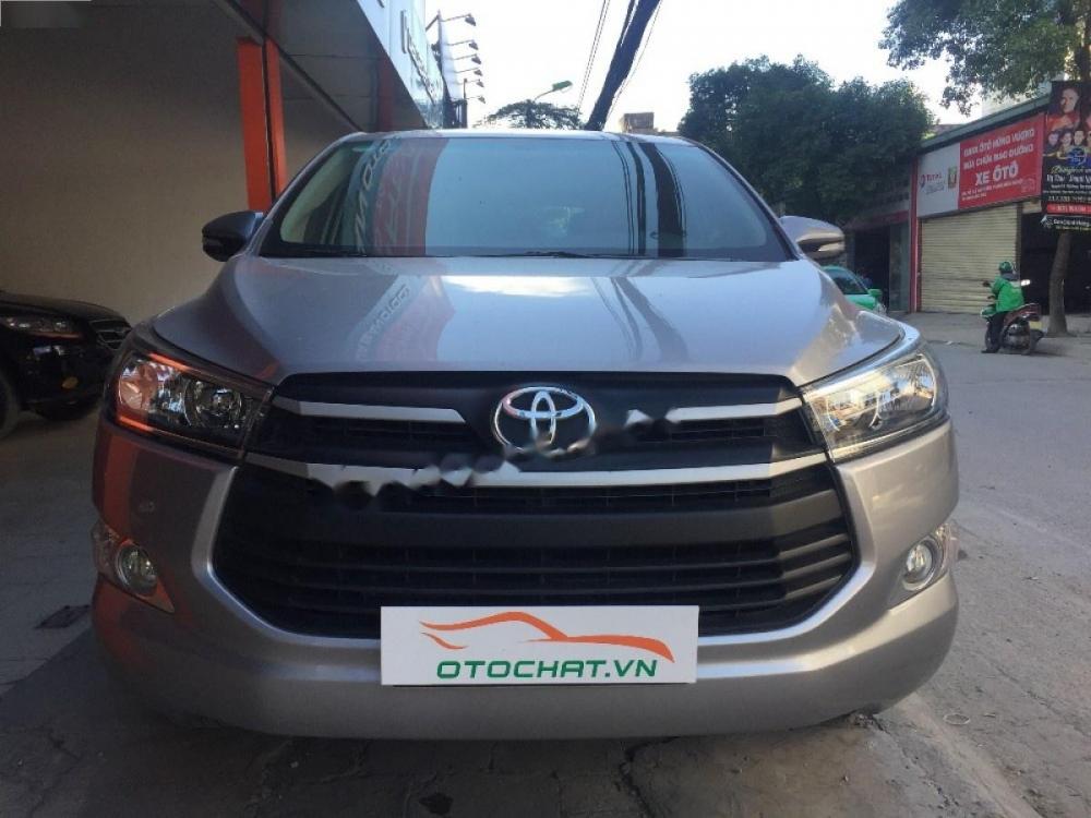 Toyota Innova 2016 - Bán ô tô Toyota Innova năm sản xuất 2016, màu bạc, giá chỉ 695 triệu