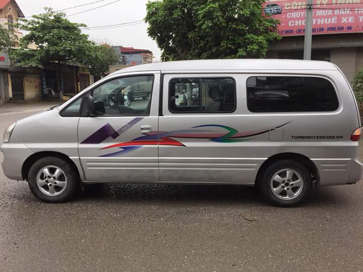 Hyundai Starex 2005 - Bán Starex 6 chỗ, 800 kg đời 2005, máy cơ, số tự động, máy êm ngon, nội thất đẹp