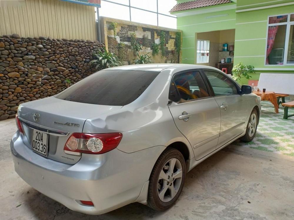 Toyota Corolla altis 2011 - Bán xe Toyota Corolla altis đời 2011, màu bạc