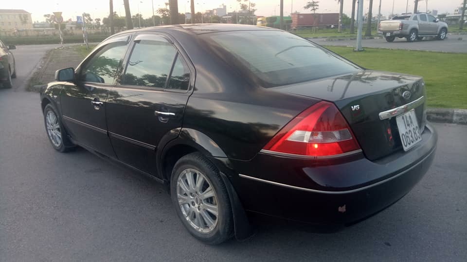 Ford Mondeo V6 2003 - Bán Ford Mondeo số tự động, cửa sổ nóc.