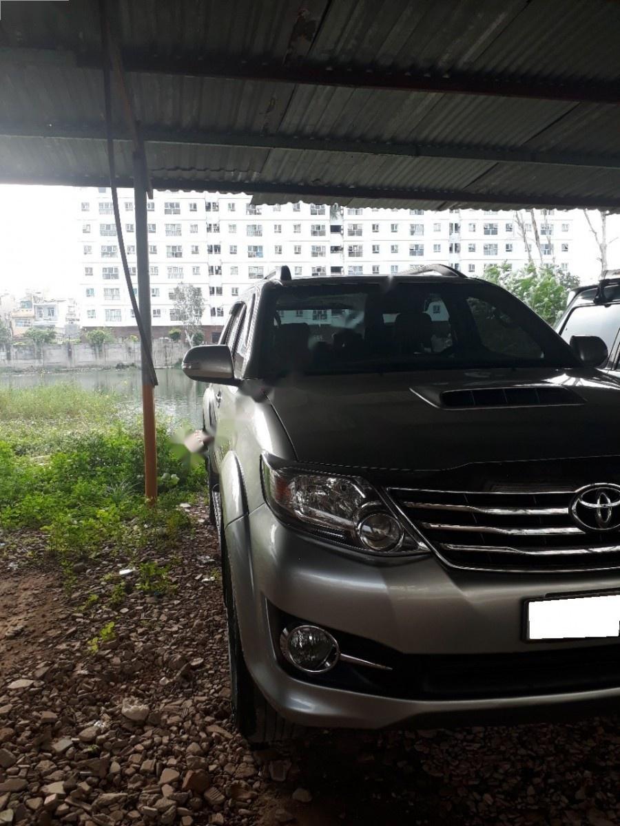 Toyota Fortuner 2.5G 2015 - Cần bán Toyota Fortuner 2.5G sản xuất năm 2015, màu bạc giá cạnh tranh