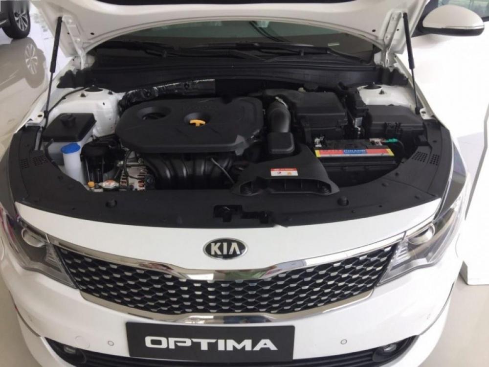 Kia Optima 2.0 ATH 2018 - Cần bán Kia Optima 2.0 ATH đời 2018, màu trắng