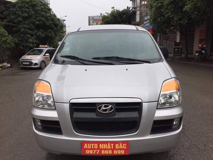 Hyundai Starex 2005 - Bán Starex 6 chỗ, 800 kg đời 2005, máy cơ, số tự động, máy êm ngon, nội thất đẹp