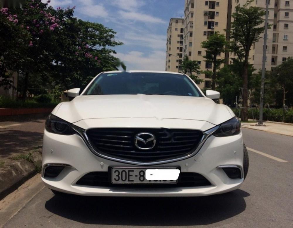 Mazda 6 2.0L 2017 - Bán Mazda 6 2.0 đời 2017, màu trắng như mới, giá chỉ 869 triệu