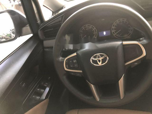 Toyota Innova 2016 - Bán ô tô Toyota Innova đời 2016, màu bạc, giá tốt