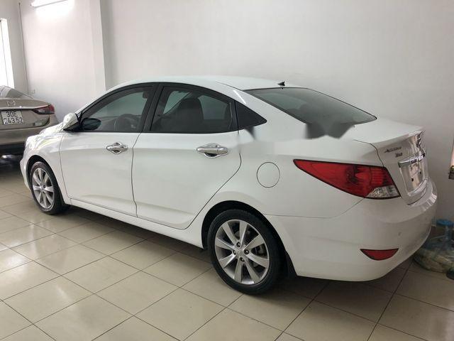 Hyundai Accent 2014 - Cần bán gấp Hyundai Accent đời 2014, màu trắng, nhập khẩu chính chủ