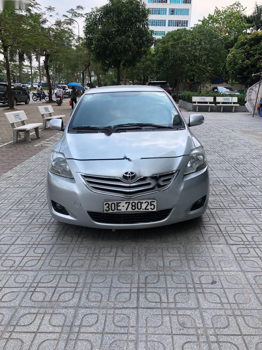 Toyota Vios 1.5MT 2010 - Cần bán xe Toyota Vios 1.5MT đời 2010, màu bạc, giá tốt