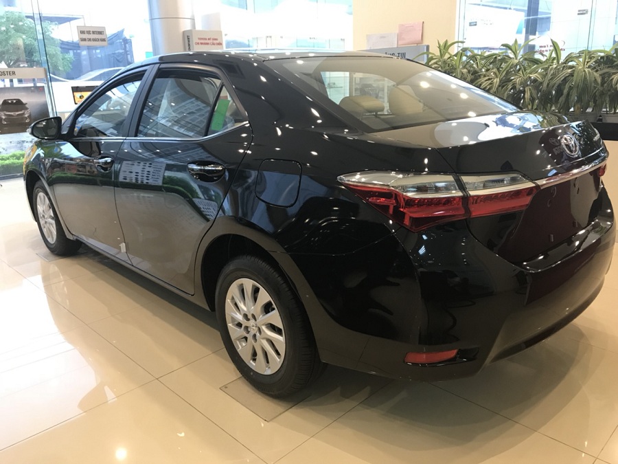 Toyota Corolla altis 1.8E CVT 2018 - Bán Toyota Corolla Altis 1.8E CVT 2018 - màu đen - Hỗ trợ trả góp 90%, bảo hành chính hãng 3 năm/hotline: 0898.16.8118