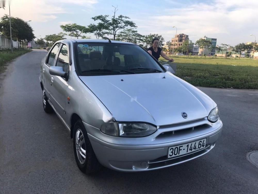 Fiat Siena 2004 - Bán ô tô Fiat Siena sản xuất năm 2004, màu bạc, nhập khẩu chính chủ