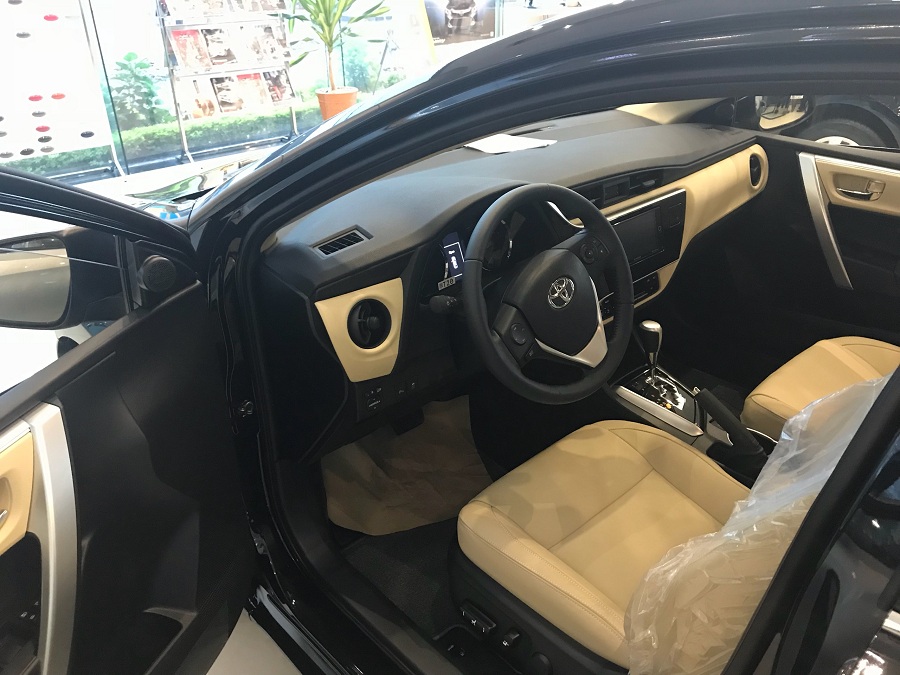 Toyota Corolla altis 1.8G CVT 2018 - Bán Toyota Corolla Altis 1.8G CVT 2018 - màu đen - mua xe giá tốt, khuyến mãi lớn/Hotline: 0898.16.8118