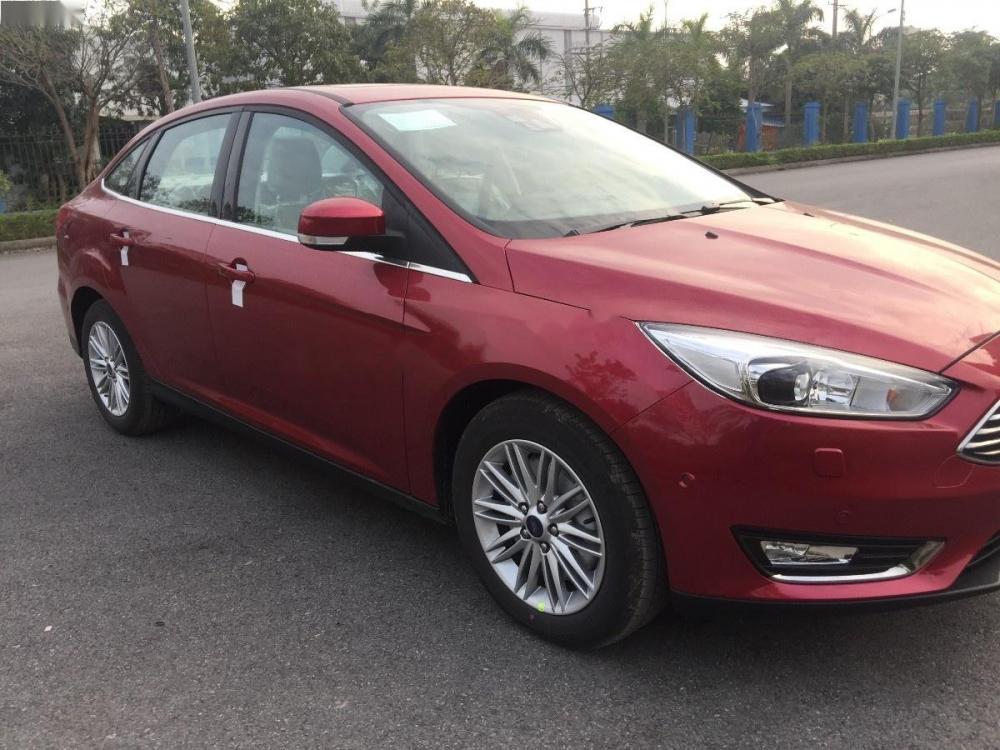 Ford Focus Titanium 1.5L 2018 - Bán Ford Focus Titanium 1.5L sản xuất 2018, màu đỏ