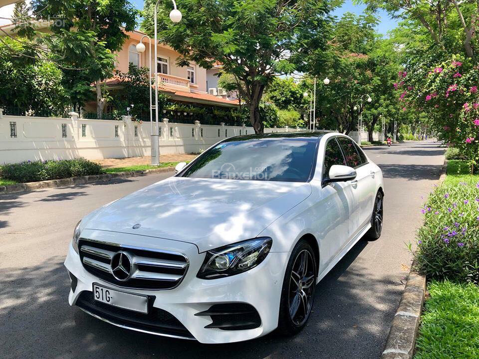 Mercedes-Benz E class E300 AMG 2017 - Cần bán gấp Mercedes-Benz E300 đời 2017