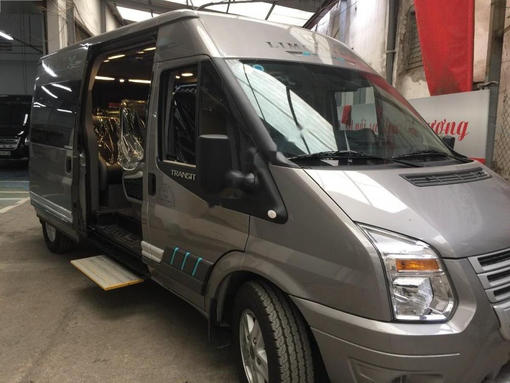 Ford Transit Limousine 2018 - Cần bán xe Ford Transit Limousine năm sản xuất 2018, màu bạc