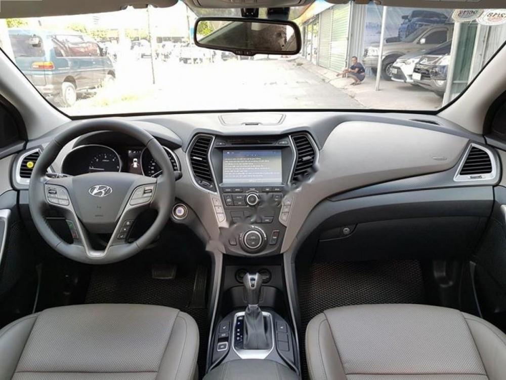 Hyundai Santa Fe 2.2L 4WD 2016 - Cần bán xe Hyundai Santa Fe 2.2L 4WD năm 2016, màu đen