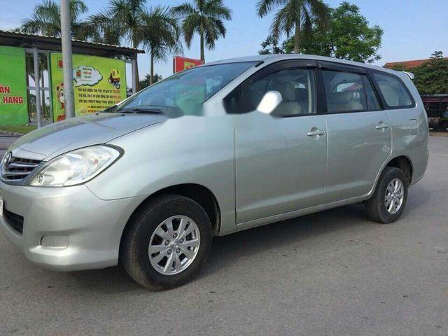 Toyota Innova 2010 - Bán xe Toyota Innova năm sản xuất 2010, màu bạc